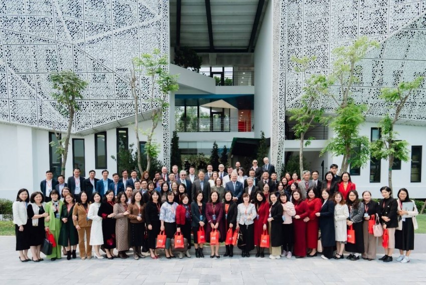 BUV tăng cường năng lực quản trị khủng hoảng truyền thông trong giáo dục BUV tăng cường năng lực quản trị khủng hoảng truyền thông trong giáo dục