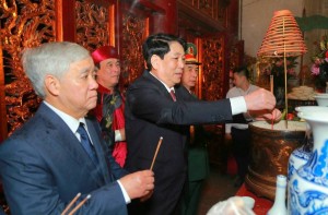 Chủ tịch nước Lương Cường thành kính dâng hương tưởng nhớ các Vua Hùng trong ngày Giỗ Tổ