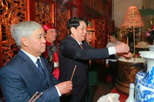 Chủ tịch nước Lương Cường thành kính dâng hương tưởng nhớ các Vua Hùng trong ngày Giỗ Tổ