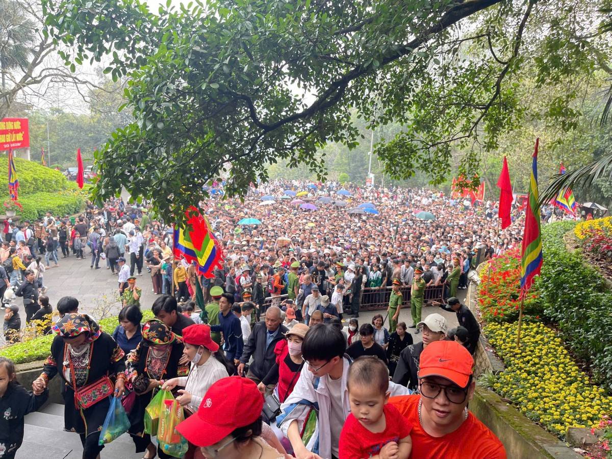 Thu hút khoảng 5,5 triệu lượt khách đến với Phú Thọ trong dịp Giỗ Tổ Hùng Vương