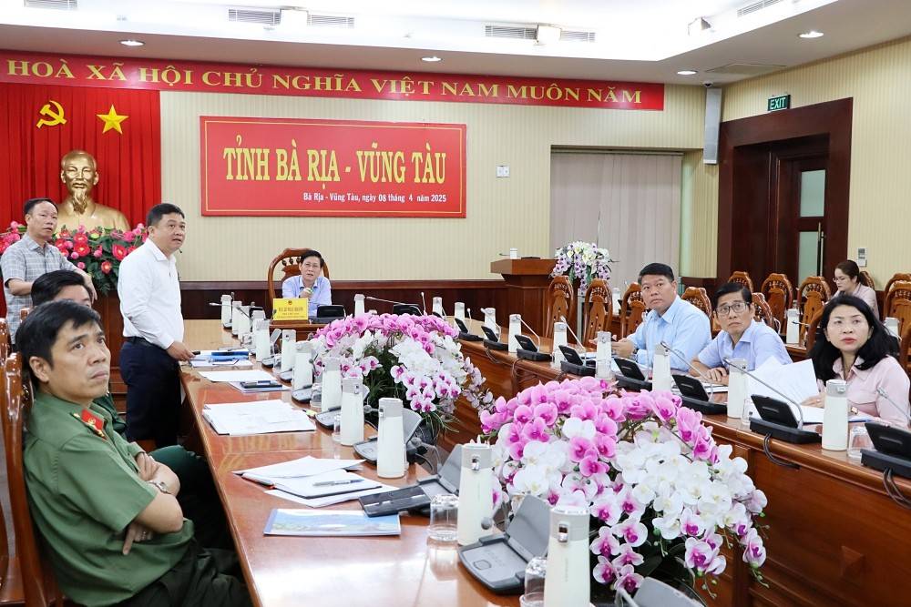 ông Lê Ngọc Khánh - Phó Chủ tịch UBND tỉnh đã chủ trì cuộc họp