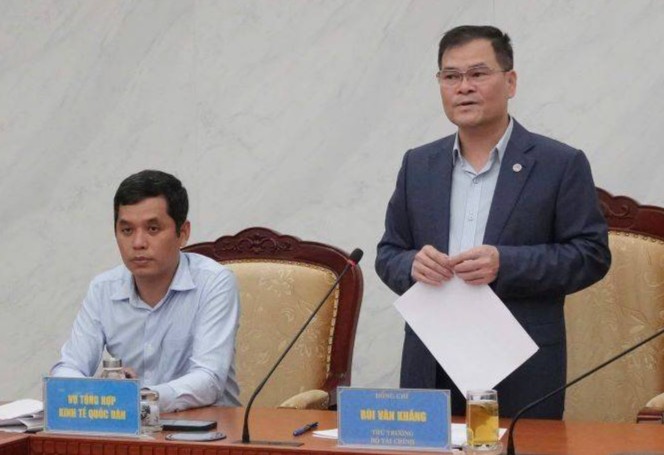 Thứ trưởng Bộ Tài chính Bùi Văn Khắng.