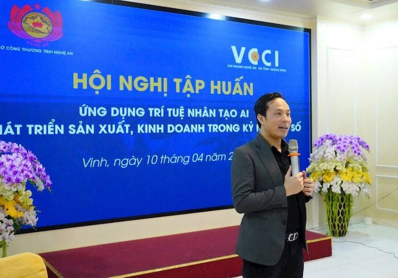 Ths. Bùi Quang Cường - Ủy viên Ban Chấp hành, Phó ban Đào tạo Hiệp hội Thương mại điện tử Việt Nam, Chuyên gia đào tạo AI, CEO iViet đã truyền đạt 