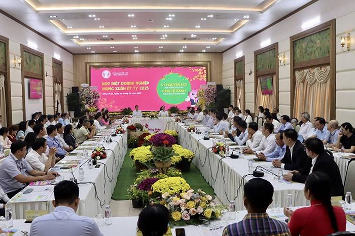 Lãnh đạo các Sở, ngành tỉnh và khoảng 100 doanh nghiệp, nhà đầu tư trên địa bàn tỉnh tham dự họp triển khai tổ chức. Nguồn:  DTO