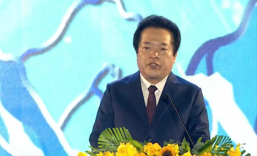 Phó Chủ tịch UBND tỉnh Quảng Ngãi Võ Phiên phát biểu tại lễ khai mạc.