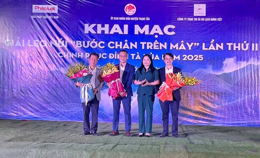 Yên Bái: Khai mạc Giải leo núi “Bước chân trên mây” lần thứ II chinh phục đỉnh Tà Xùa năm 2025