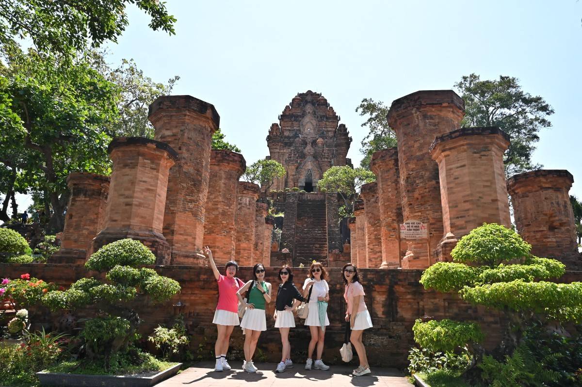 Sân bay Quốc tế Cam Ranh - Khánh Hoà được vinh danh  “Top 10 Sân bay sạch nhất Thế giới” năm 2025