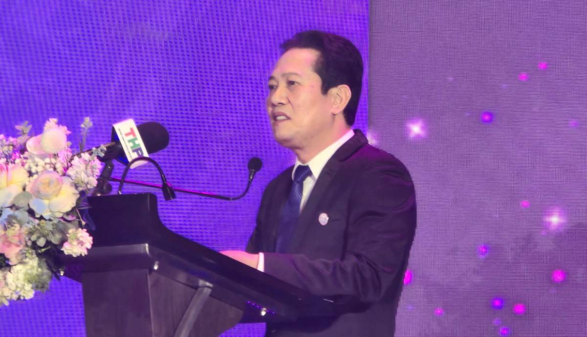 Ông Trần Văn Thắng, Chủ tịch Hiệp hội Doanh nghiệp TP. Hải Phòng, Chủ tịch HĐQT Tập đoàn Sao Đỏ phát biểu tại Hội nghị.