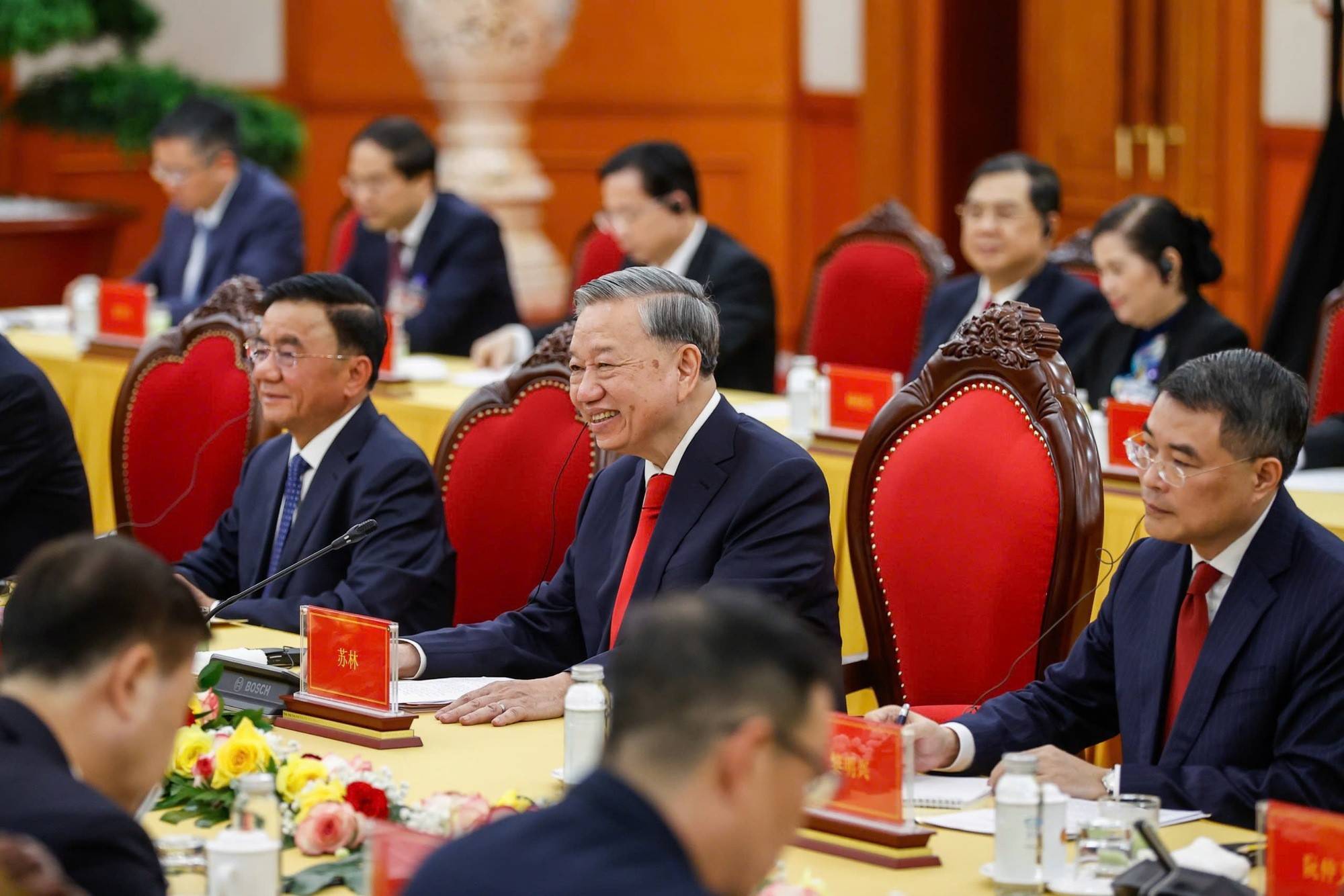 Tổng Bí thư Tô Lâm nhấn mạnh Đảng, Nhà nước Việt Nam luôn coi phát triển quan hệ với Trung Quốc là yêu cầu khách quan, lựa chọn chiến lược và ưu tiên hàng đầu trong tổng thể đường lối đối ngoại của Việt Nam - Ảnh: VGP/Nhật Bắc