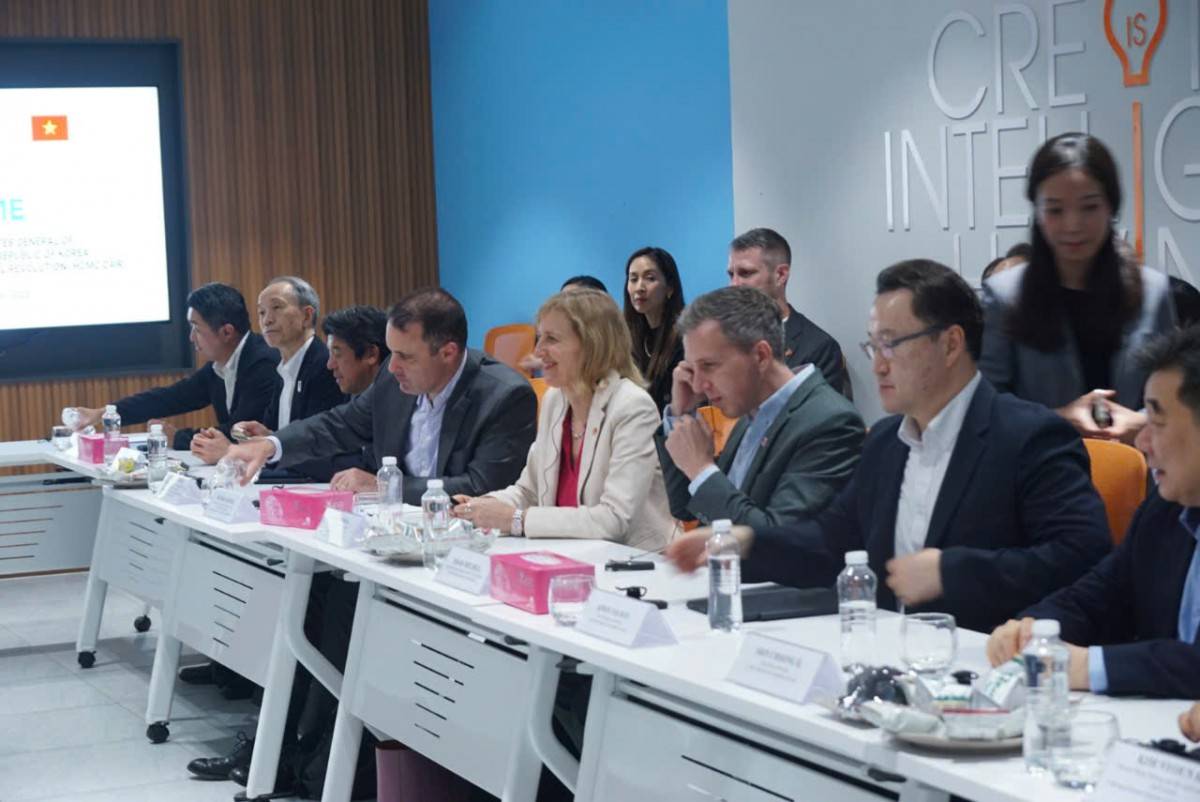  bà Susan Burns - Tổng Lãnh sự, Tổng lãnh sự quán Hoa Kỳ tại TP. Hồ Chí Minh