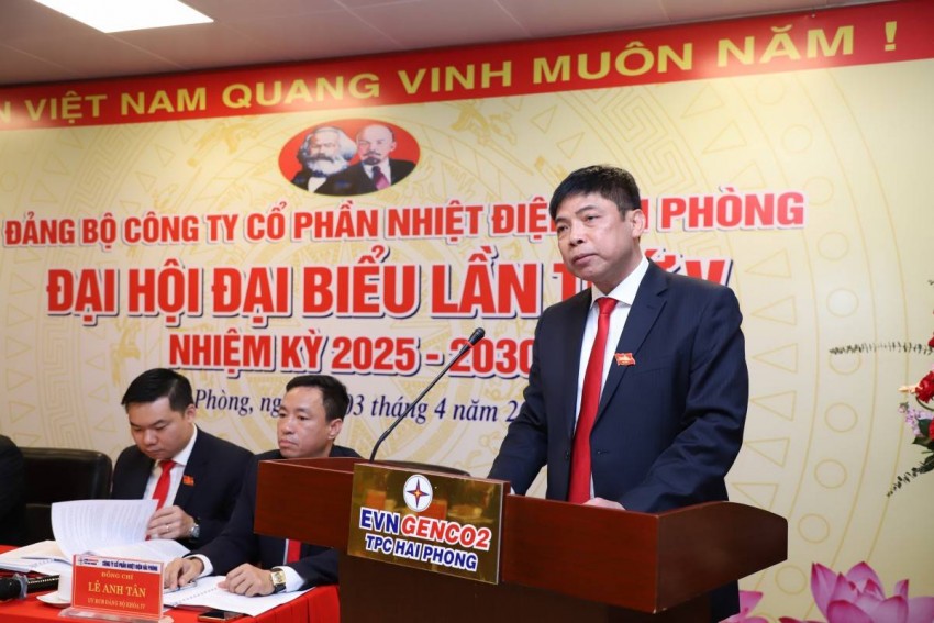 Đồng chí Dương Sơn Bá – TGĐ HND trình bày báo cáo chính trị tại đại hội