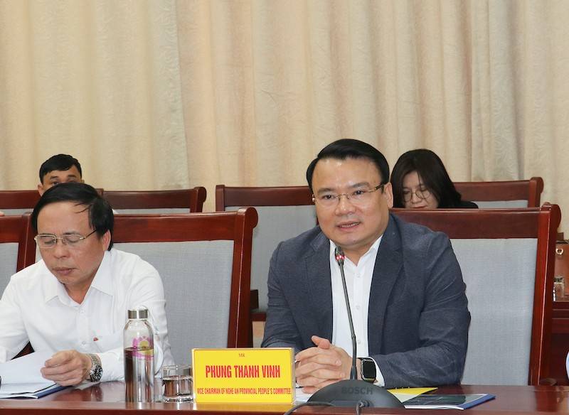 Phó Chủ tịch UBND tỉnh Nghệ An Phùng Thành Vinh giao Sở Công thương là cơ quan đầu mối, cung cấp các thông tin cho Tập đoàn SK.