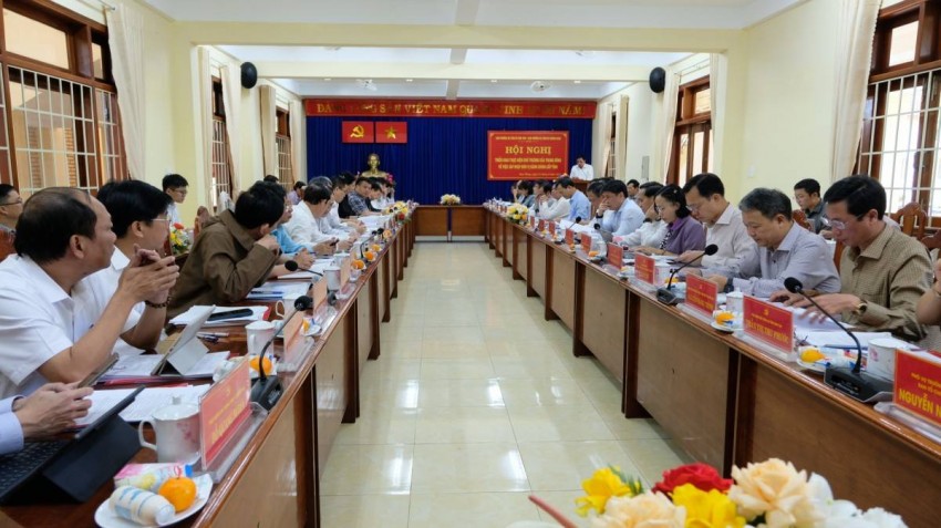 Quảng cảnh buổi làm việc.