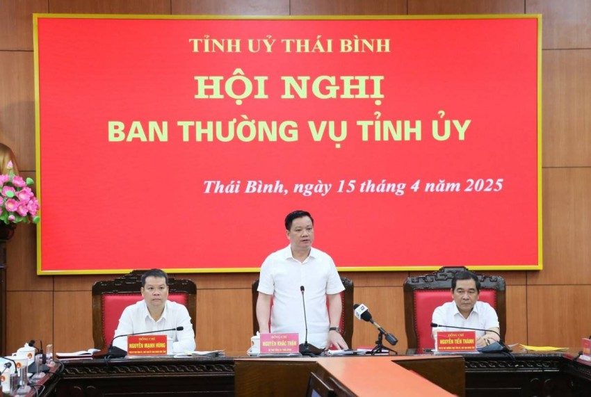 Ông Nguyễn Khắc Thận, Bí thư Tỉnh ủy, Ban Chỉ đạo xây dựng đề án sắp xếp, tổ chức lại đơn vị hành chính cấp xã trên địa bàn tỉnh phát biểu tại hội nghị. Ông Nguyễn Khắc Thận, Bí thư Tỉnh ủy, Ban Chỉ đạo xây dựng đề án sắp xếp, tổ chức lại đơn vị hành chính cấp xã trên địa bàn tỉnh phát biểu tại hội nghị.