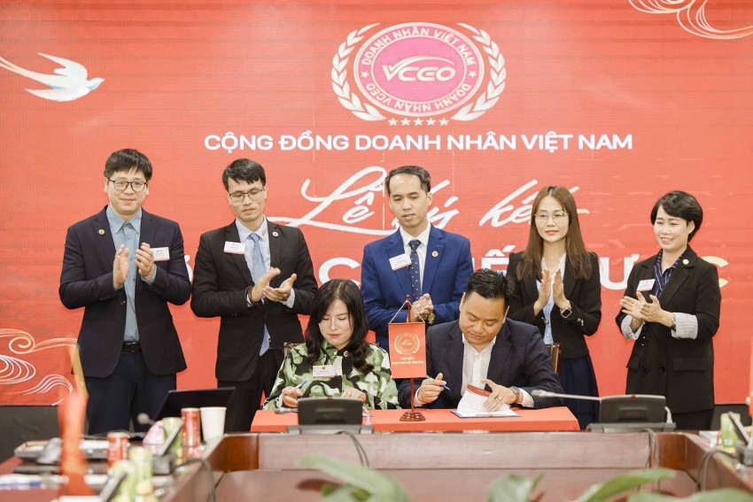 VCEO ký kết hợp tác chiến lược với Viện phát triển và quản trị doanh nghiệp