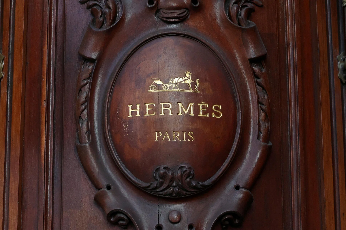 Hermès sẽ tăng giá toàn bộ sản phẩm tại Mỹ để bù chi phí thuế quan Hermès sẽ tăng giá toàn bộ sản phẩm tại Mỹ để bù chi phí thuế