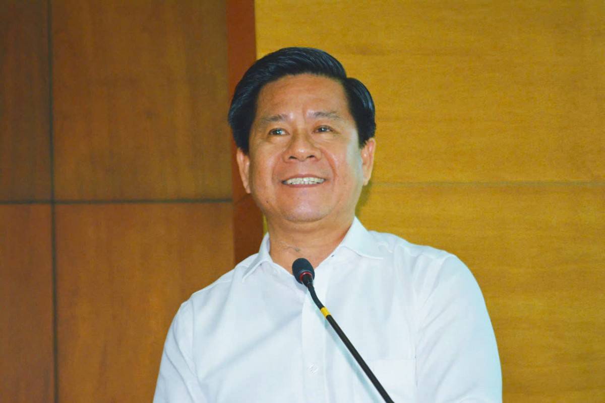 Ông Bùi Chí Thành, Ủy viên Ban Thường vụ, Trưởng Ban Tuyên giáo và Dân vận Tỉnh ủy phát biểu về định hướng tuyên truyền thời gian tới. Ông Bùi Chí Thành, Ủy viên Ban Thường vụ, Trưởng Ban Tuyên giáo và Dân vận Tỉnh ủy phát biểu về định hướng tuyên truyền thời gian tới.