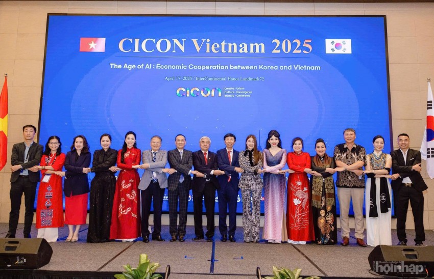 Các thành vien IWEC giao lưu, kết nối tại sự kiện