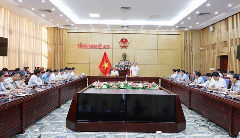 Lãnh đạo tỉnh Nghệ An tổ chức giao ban với Hiệp hội doanh nghiệp và các doanh nghiệp đêr lắng nghe những đề xuấ, kiến nghị của doanh nghiệp