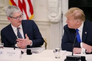 Chiến lược mềm dẻo của CEO Tim Cook giúp Apple thoát đòn thuế quan