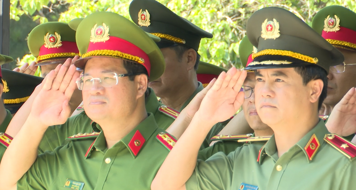 Công an Đồng Nai tổ chức hành trình về nguồn tại Quảng Trị