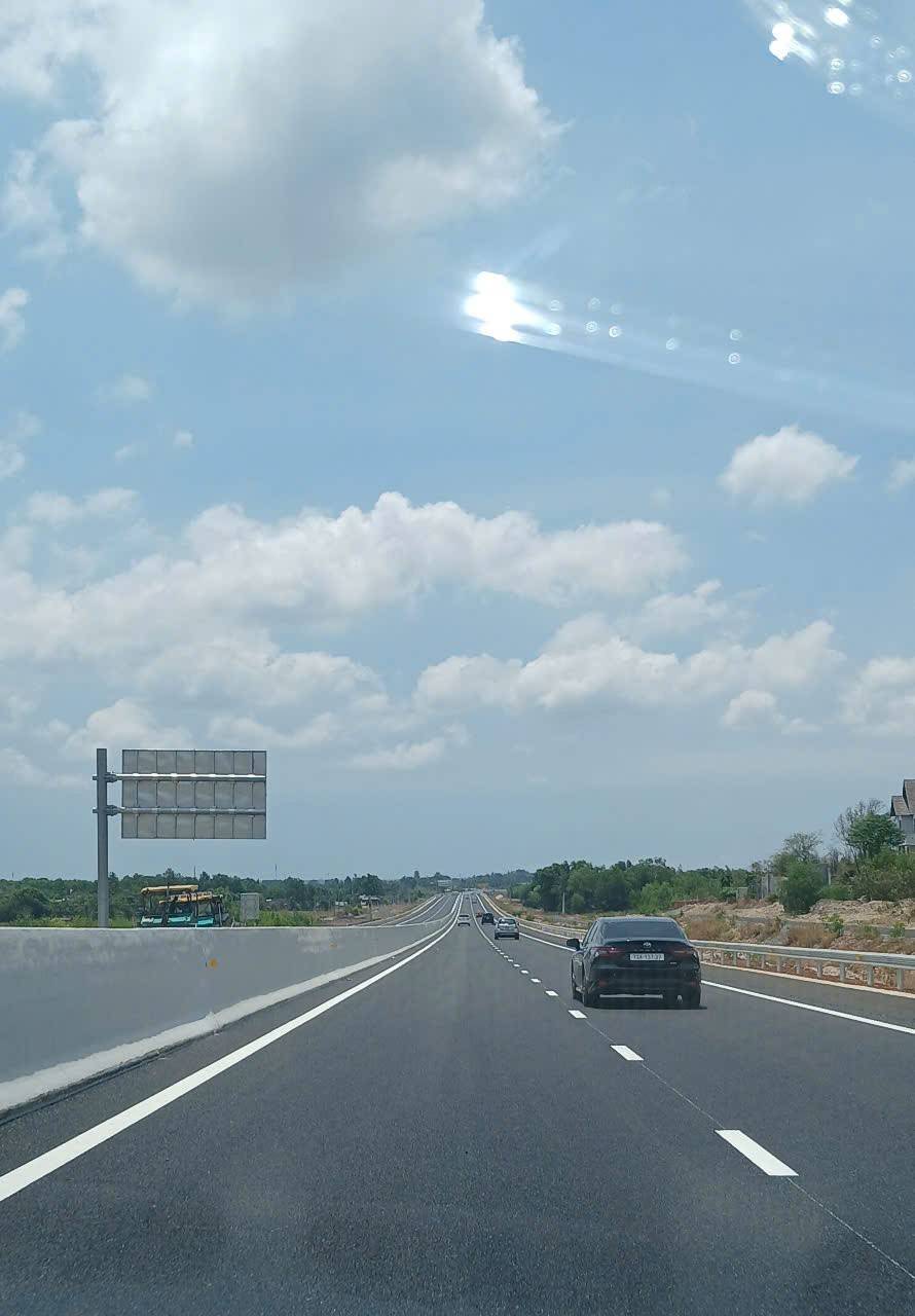 Bà Rịa - Vũng Tàu: Khởi công, khánh thành nhiều công trình trọng điểm chào mừng 50 năm Ngày Giải phóng Miền Nam, thống nhất đất nước