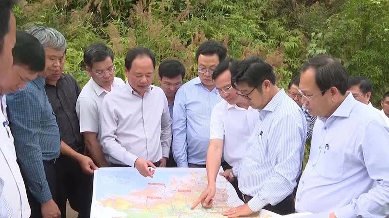 Lãnh đạo hai tỉnh Lâm Đồng và Đắk Nông khảo sát thực địa việc mở đường kết nối hai tỉnh.