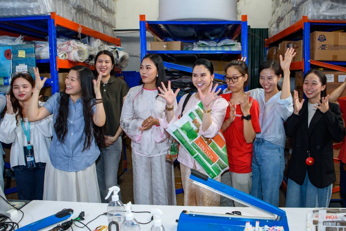 “Túi xách xanh” từ bao gạo cũ