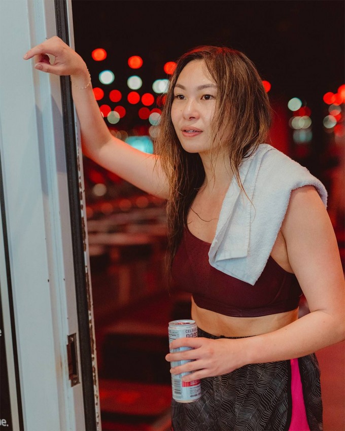 Chân dung Lucy Guo - Nữ tỷ phú tự thân vừa 'soán ngôi' Taylor Swift