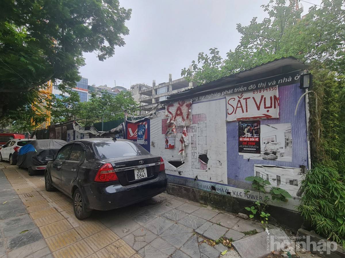 Bài IX: Tòa V.I.C Tower “bỏ quên” cả thập kỷ trên đất vàng Cầu Giấy