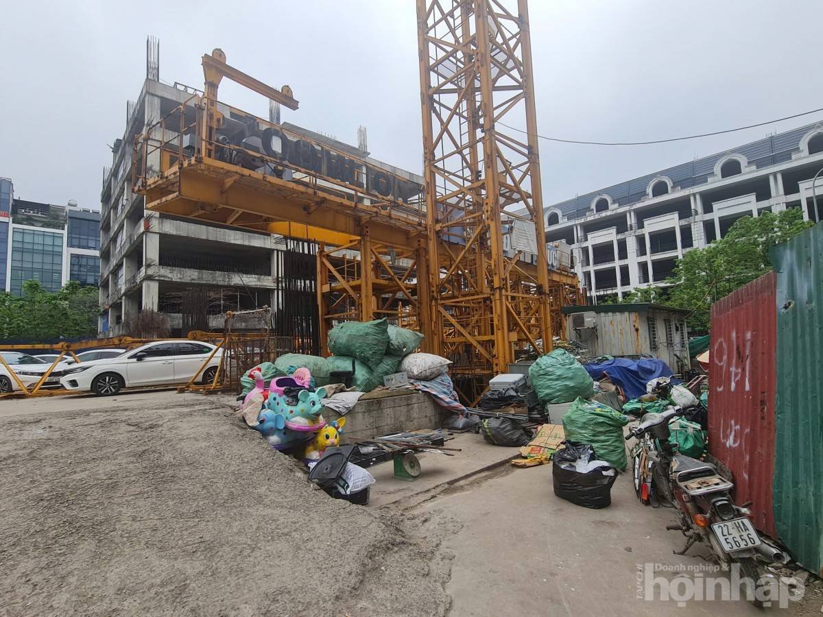 Bài IX: Tòa V.I.C Tower “bỏ quên” cả thập kỷ trên đất vàng Cầu Giấy