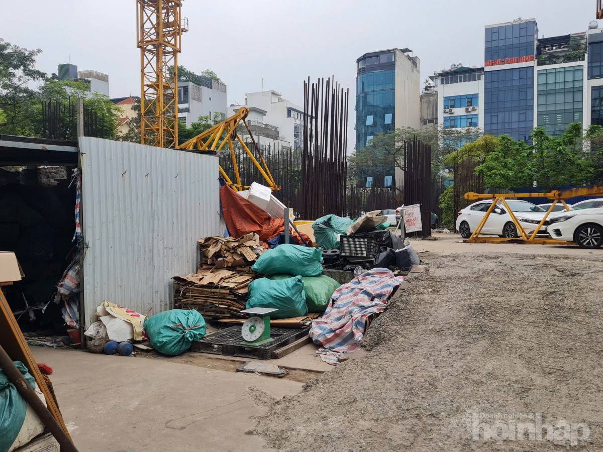 Bài IX: Tòa V.I.C Tower “bỏ quên” cả thập kỷ trên đất vàng Cầu Giấy