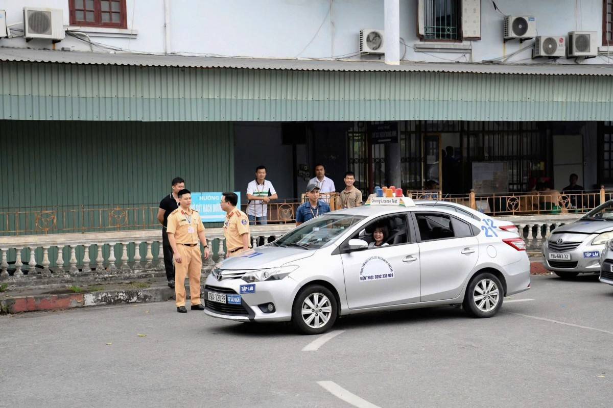 Công an Phú Thọ tổ chức thành công kỳ sát hạch lái xe đầu tiên