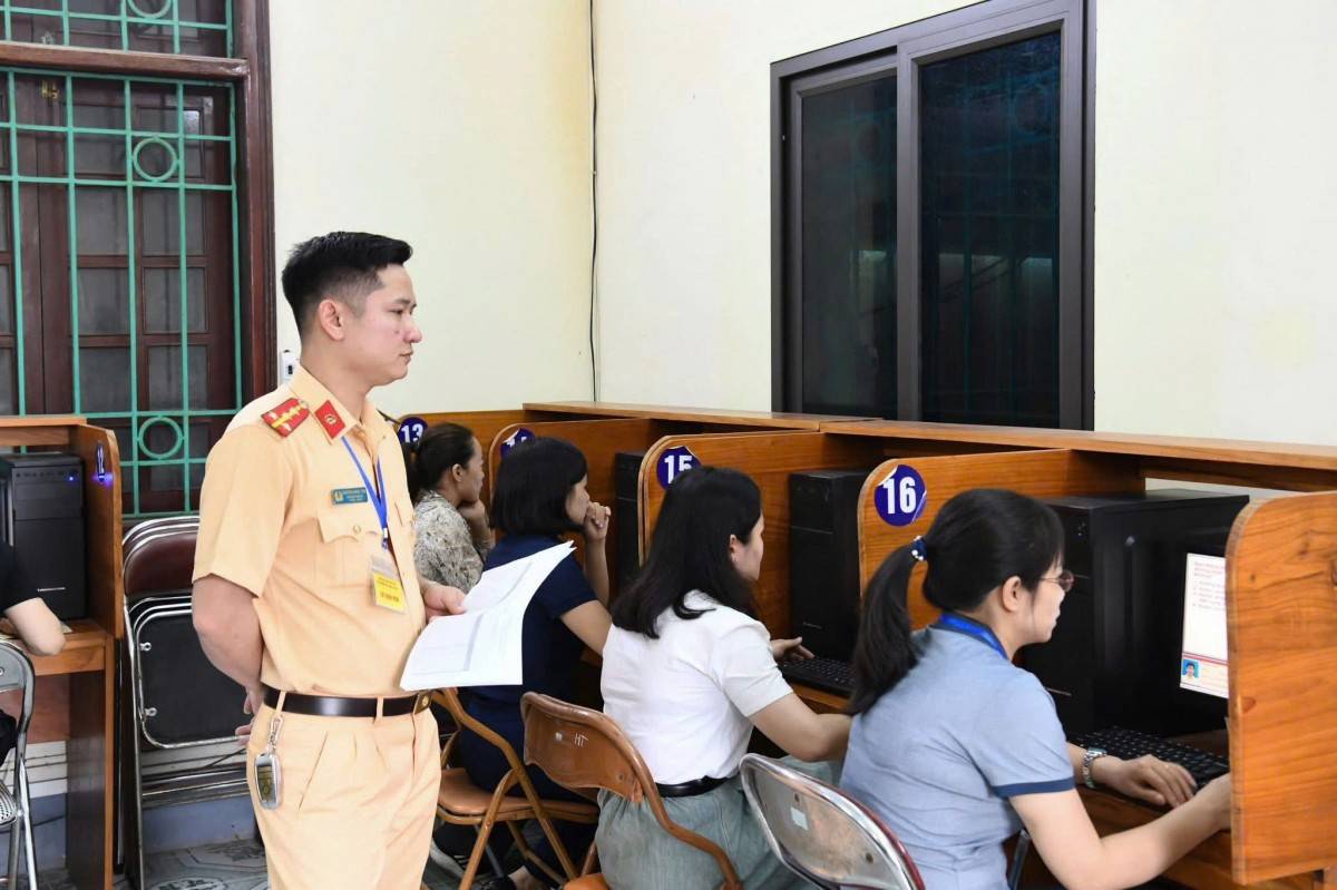 Công an Phú Thọ tổ chức thành công kỳ sát hạch lái xe đầu tiên