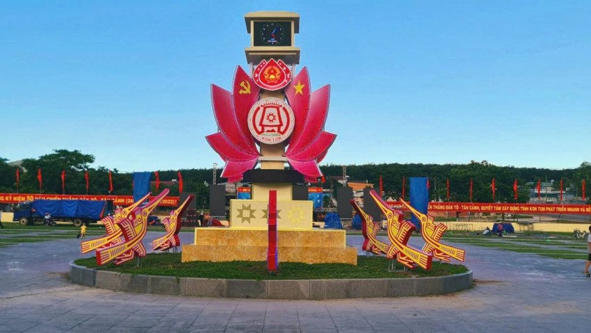 Sau sáp nhập, sắp xếp, tỉnh Kon Tum từ 102 đơn vị hành chính còn 40 đơn vị hành chính cấp xã, phường giảm 60,78%. 