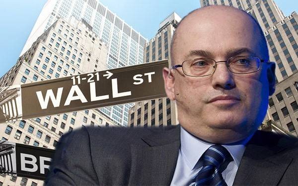 Hàng loạt tỷ phú xả cổ phiếu ngay trước thông báo thuế quan của ông Trump