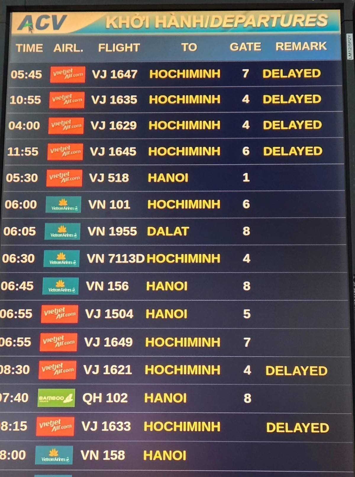 Cục Hàng không Việt Nam yêu cầu Vietjet khẩn trương khắc phục các bất cập tại Cảng hàng không Tân Sơn Nhất.