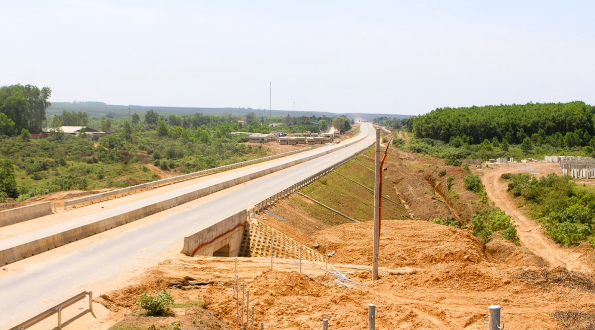 Khẩn trương bàn giao mặt bằng trạm dừng nghỉ cao tốc Bắc - Nam đoạn qua Quảng Trị