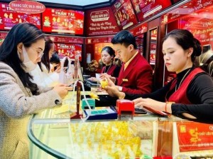 Giá vàng trong nước lập "đỉnh" 124 triệu đồng/lượng, vàng thế giới bất ngờ quay đầu giảm