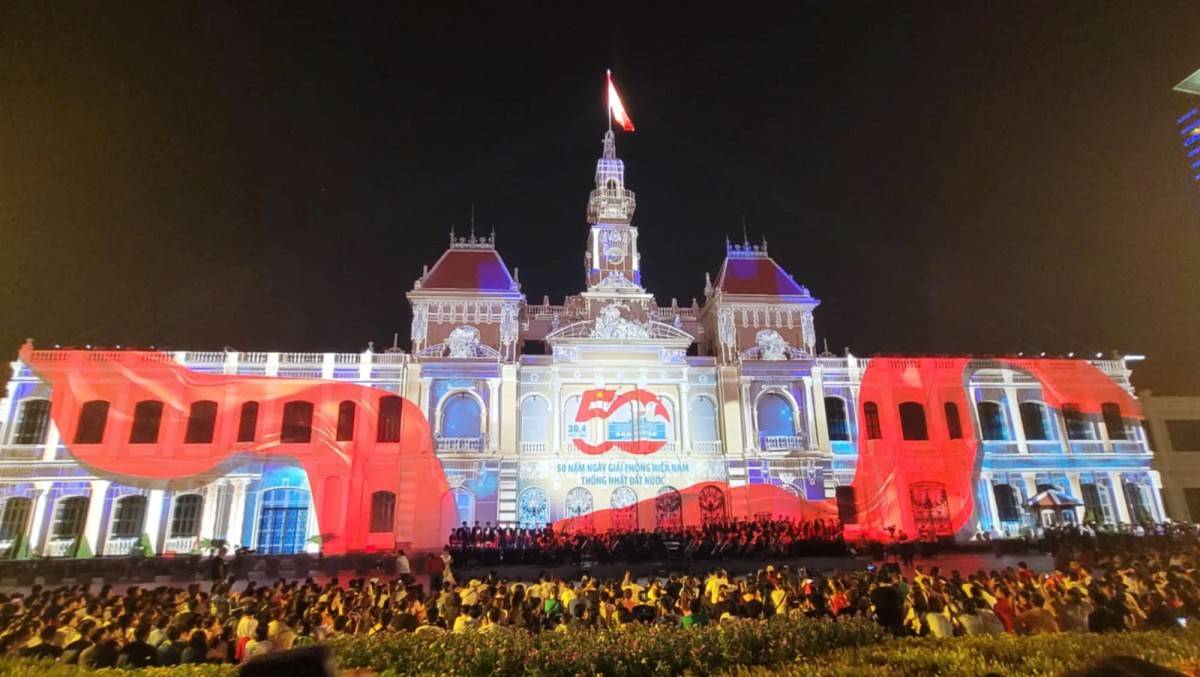 Chương trình nghệ thuật 3D Mapping kết hợp âm nhạc, ánh sáng và nghệ thuật trình diễn Chương trình nghệ thuật 3D Mapping kết hợp âm nhạc, ánh sáng và nghệ thuật trình diễn