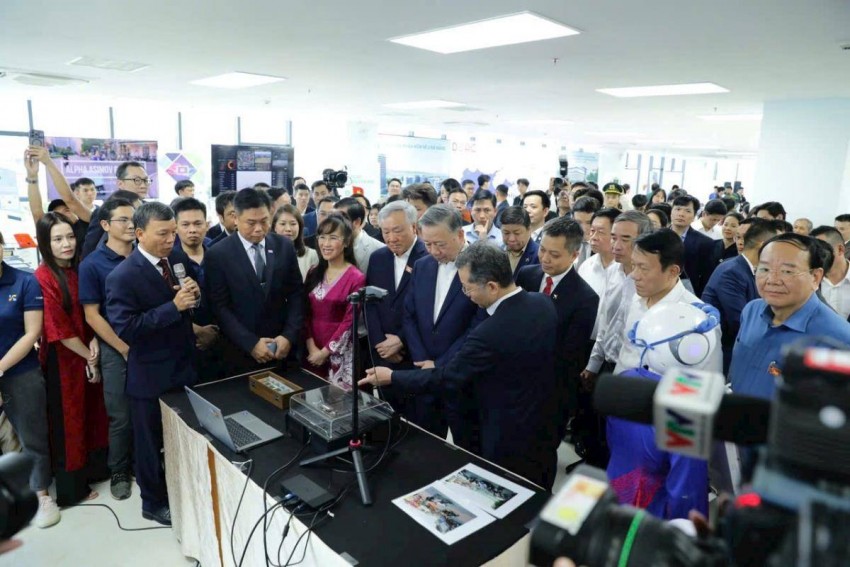 Lãnh đạo Đảng, Nhà nước thăm Công viên phần mềm số 2 dịp kỷ niệm 50 năm ngày Giải phóng TP Đà Nẵng