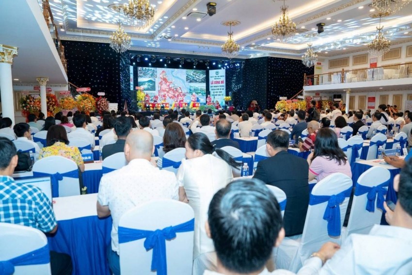 Toàn cảnh Lễ công bố quy hoạch chung thành phố Dĩ An và xúc tiến thu hút đầu tư.