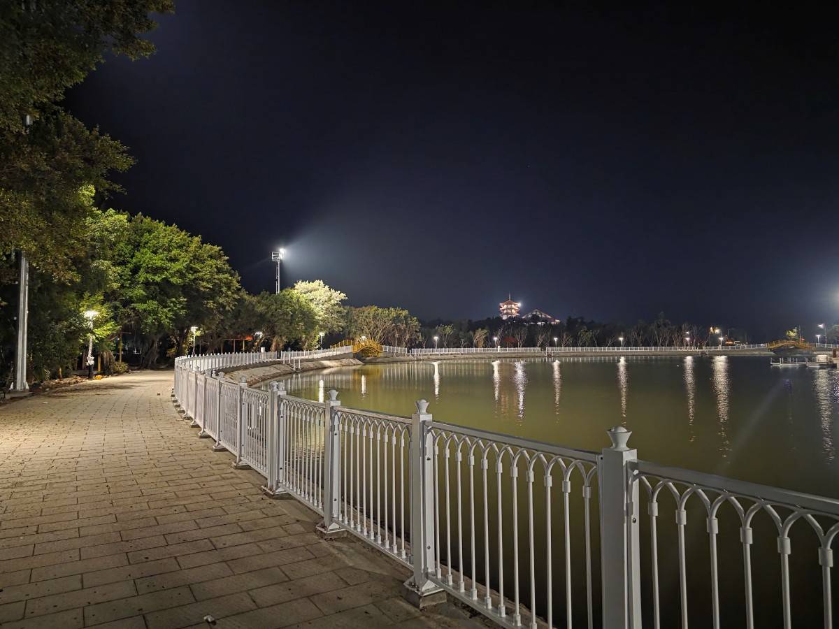 Công trình không chỉ nâng cao chất lượng phục vụ nhu cầu vui chơi, giải trí của người dân mà còn mang lại không gian thông thoáng, xanh - sạch - đẹp