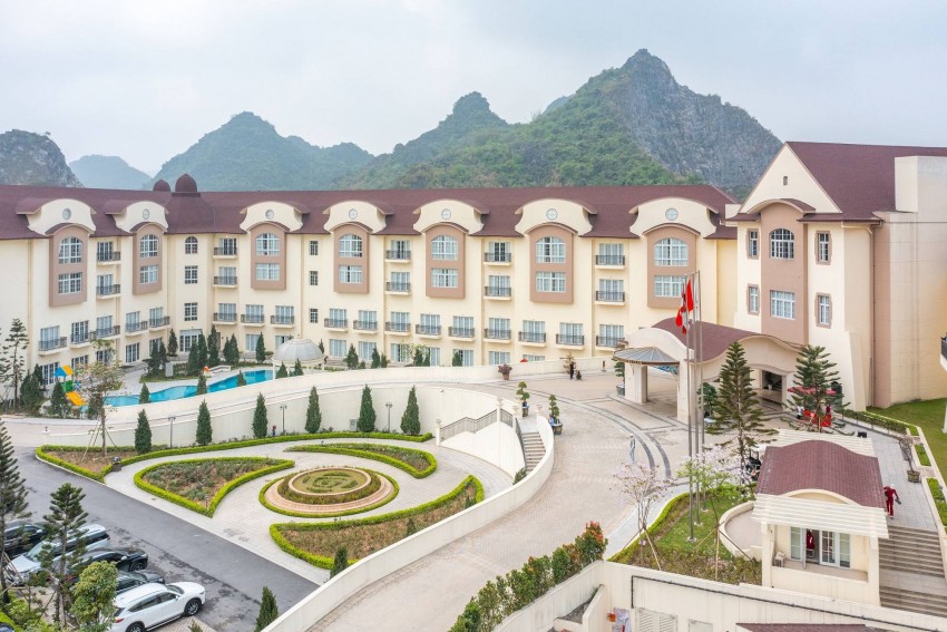 Nghỉ lễ 30/4 và cao điểm Hè 2025: Trải nghiệm ‘sang-xịn-mịn’ chỉ cách Hà Nội một giờ lái xe