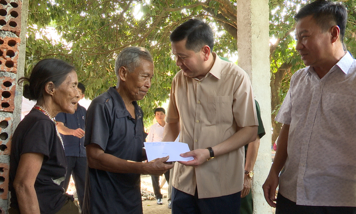 Quảng Trị đẩy nhanh tiến độ xóa nhà tạm tại huyện Đakrông