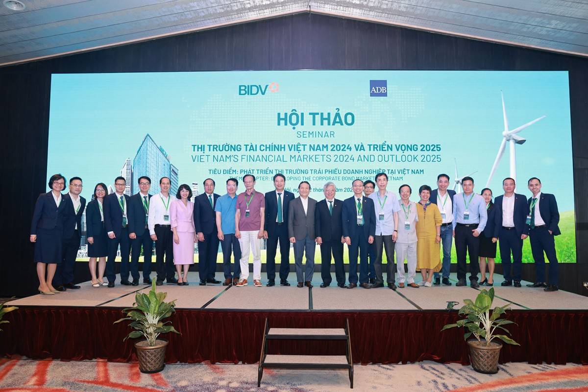 Thêm góc nhìn toàn cảnh về thị trường tài chính Việt Nam Thêm góc nhìn toàn cảnh về thị trường tài chính Việt Nam