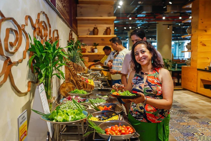 Du khách Ấn Độ hài lòng với buffet chuẩn Halal tại Bà Nà Hills