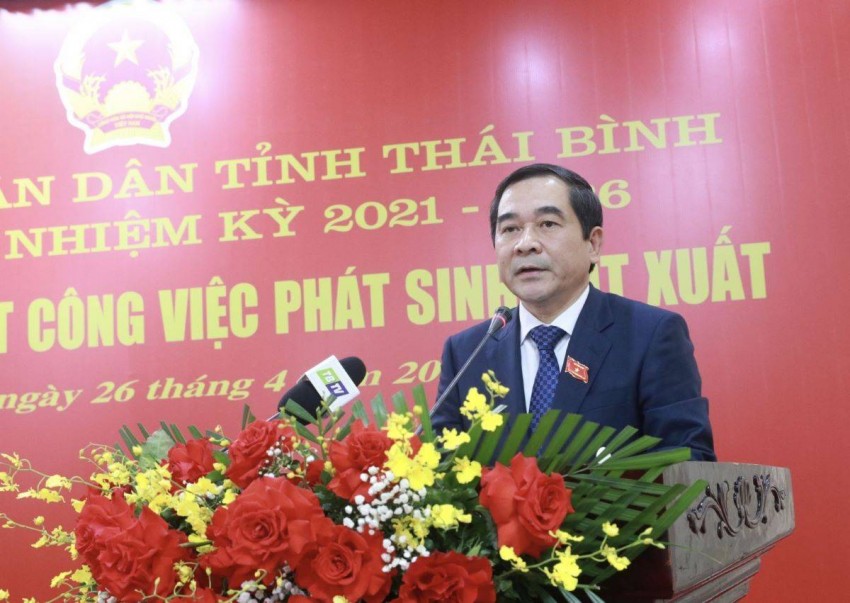 Ông Nguyễn Tiến Thành - Phó Bí thư Thường trực Tỉnh ủy, Chủ tịch HĐND tỉnh Thái Bình - phát biểu tại kỳ họp. Ảnh: Hà Linh