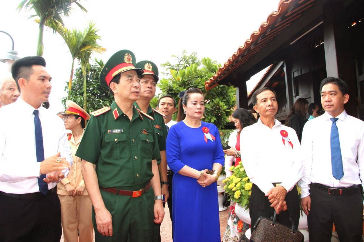 Bà Rịa - Vũng Tàu: Khánh thành Công viên tượng đài, Nhà lưu niệm Anh hùng liệt sĩ Võ Thị Sáu Bà Rịa - Vũng Tàu: Khánh thành Công viên tượng đài, Nhà lưu niệm Anh hùng liệt sĩ Võ Thị Sáu