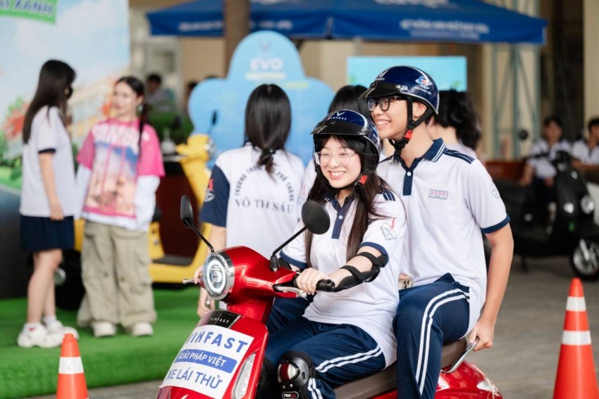 VinFast khởi động hè bằng “deal” cực hời: Xe máy điện xịn cho học sinh giá chỉ từ 14,99 triệu đồng